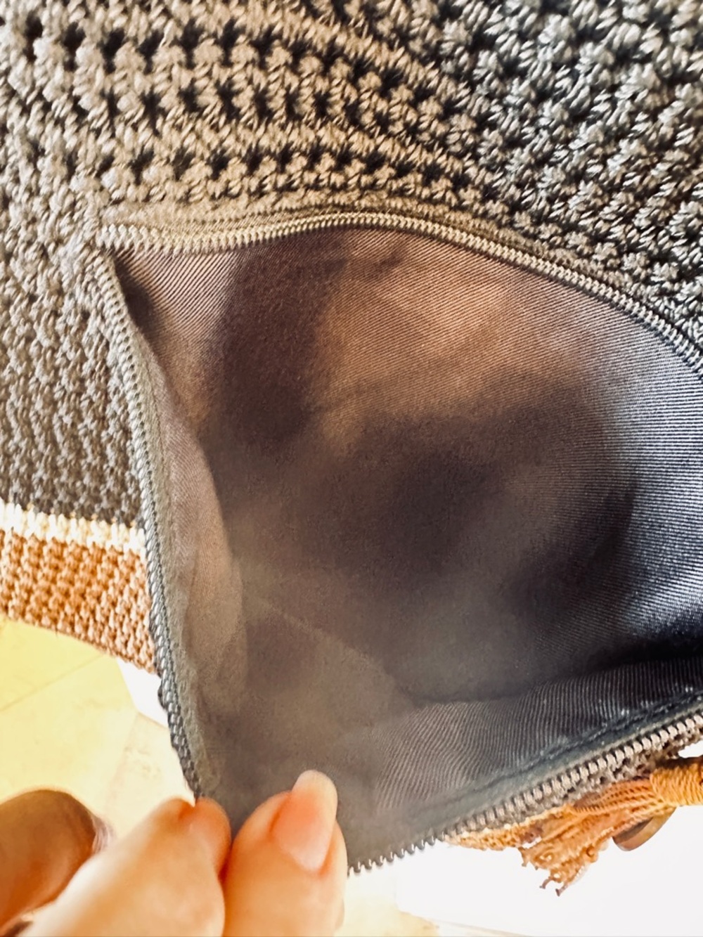 The Sak Large Bucket Bag - Picture 4 of 12